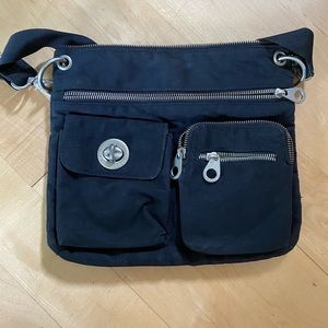 Like new Black Baggallini crossbody bag